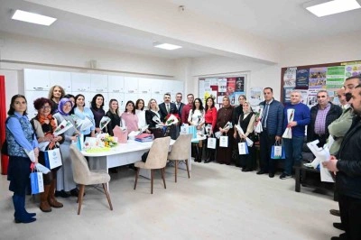 Başkan Yılmaz: "&Ouml;ğretmenler, bizim kahramanlarımızdır"