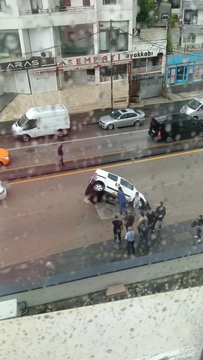 Başkentte sağanak hayatı fel&ccedil; etti