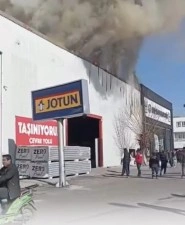 Batman’da alüminyum profil üretimi yapılan iş yerinde yangın