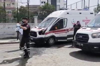 Batman'da ambulans ile otomobil çarpıştı: 1 yaralı