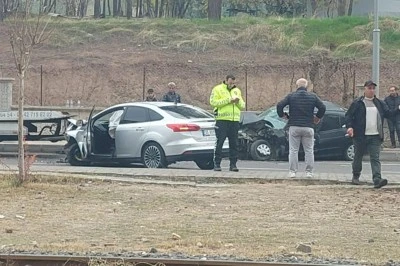 Batman’da Kafa Kafaya Çarpışma: 3 Yaralı Hastaneye Kaldırıldı