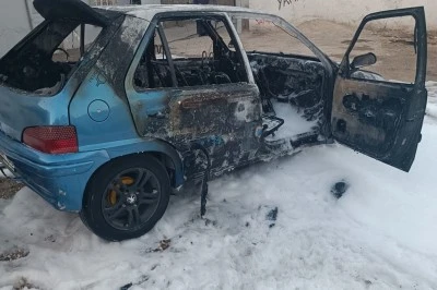 Batman’da Park Halindeki Araç Sabah Saatlerinde Alevlere Teslim Oldu