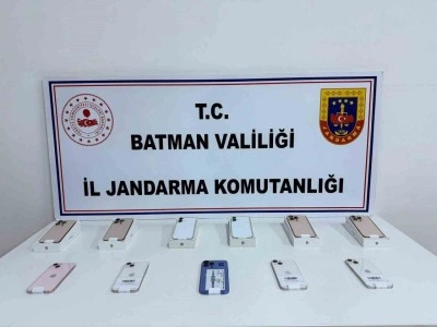 Üzerinde bir milyon değerinde kaçak cep telefonu çıktı