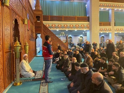 Batman&rsquo;da Teravih &Ouml;ncesi Bağımlılıkla M&uuml;cadele Anlatıldı