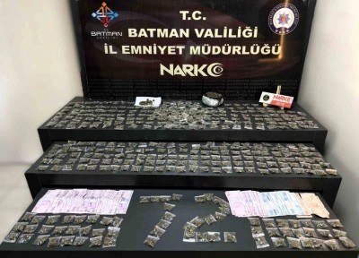 Batman’da uyuşturucu madde ile yakalanan sokak satıcısı yakalandı