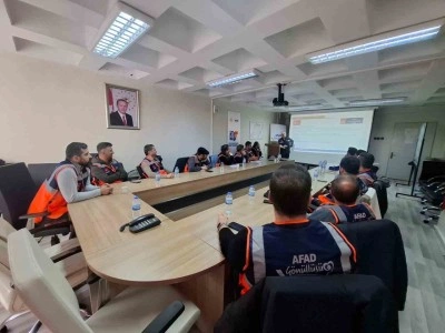 Bayburt&rsquo;ta MEB AKUB ekiplerine destek AFAD g&ouml;n&uuml;ll&uuml;s&uuml; eğitimi başladı