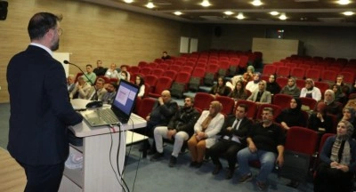 Bayburt&rsquo;ta sağlık &ccedil;alışanlarına &rsquo;Sağlık Tesisleri Değerlendirme Standartları Eğitimi&rsquo; verildi