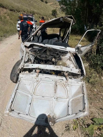 Bayburt&rsquo;ta Tofaş otomobil u&ccedil;uruma yuvarlandı: 1 ağır yaralı