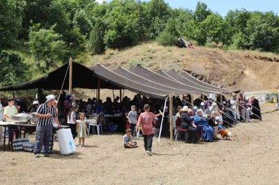 Bayburt’un Dövmekaya köyünde piknik şöleni düzenlendi