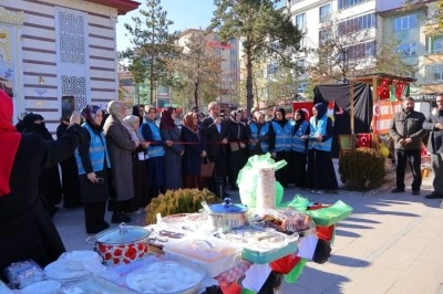 Bayburt&rsquo;un farklı noktalarında Filistin yararına hayır &ccedil;arşıları kuruldu
