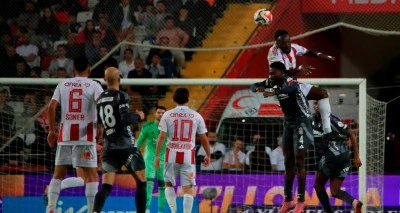 Beşiktaş Antalyaspor'u 3 golle ge&ccedil;ti!