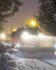 Besni’de karla mücadele çalışmaları sürüyor