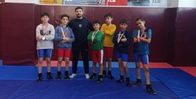 Besnili öğrencilerden güreş müsabakalarında büyük başarı