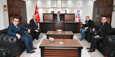 BEÜ Rektörü Özölçer, akademisyenleri ve doktora öğrencisini ağırladı