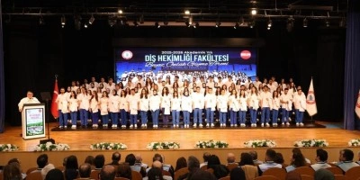 BEUN&rsquo;da geleceğin diş hekimleri beyaz &ouml;nl&uuml;klerini giydi