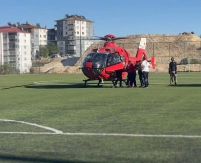 Beyin kanaması ge&ccedil;iren vatandaşın imdadına ambulans helikopter yetişti