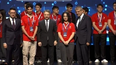 BİLSEM &ouml;ğrencileri edebiyat alanında teşvik &ouml;d&uuml;l&uuml; aldı