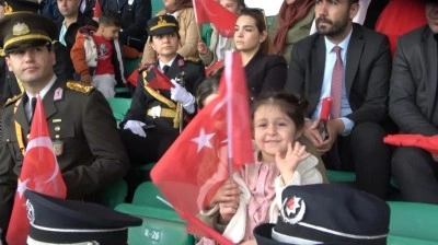 Bing&ouml;l&rsquo;de Cumhuriyet Bayramı coşkuyla kutlandı