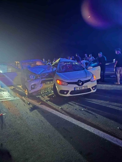 Bing&ouml;l&rsquo;de  otomobil ile pikap &ccedil;arpıştı: 1&rsquo;i ağır 3 yaralı