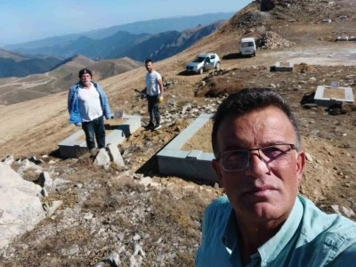 Şehitlik için el ele verdiler