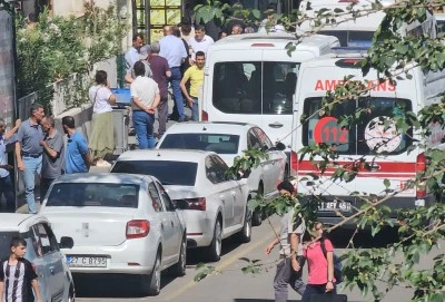 Bismil’de Belediye Binasında Silahlı Kavga: Yeğen, Amcasını Vurdu!