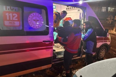 Bismil&rsquo;de Yoğun Kar ve Buzlanmaya Rağmen Sağlık Ekipleri Zamanla Yarışarak Hastayı Kurtardı