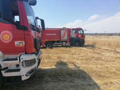 Bismil ve &Ccedil;ınar&rsquo;da Anız Yangınları Kontrol Altına Alındı