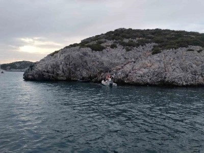 Bodrum&rsquo;da bot kayalıklara &ccedil;arptı: 4 yaralı