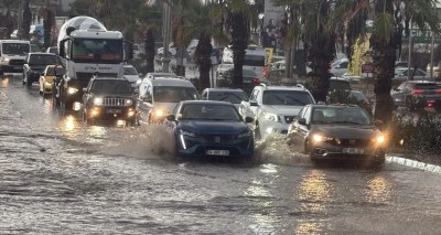 Bodrum sokakları bir saatte g&ouml;le d&ouml;nd&uuml;
