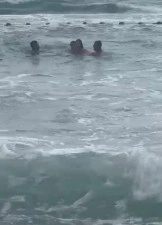 Boğulma tehlikesi yaşayan 2 kız çocuk son anda kurtarıldı