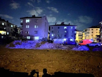 Boşanma aşamasındaki karısını öldürüp intihar etti