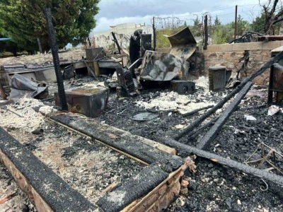 Bozcaada&rsquo;da &ccedil;ıkan yangında otel kullanılamaz hale geldi