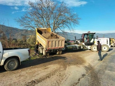 Bozdoğan Belediyesi arazi yollarında düzenleme çalışmalarını sürdürüyor
