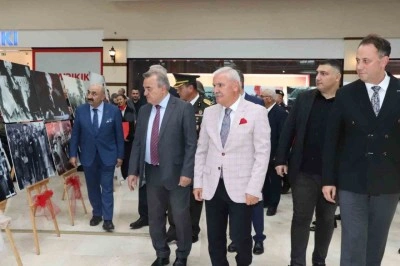 Boz&uuml;y&uuml;k&rsquo;te &rsquo;Atat&uuml;rk&rsquo; konulu fotoğraf sergisi a&ccedil;ıldı