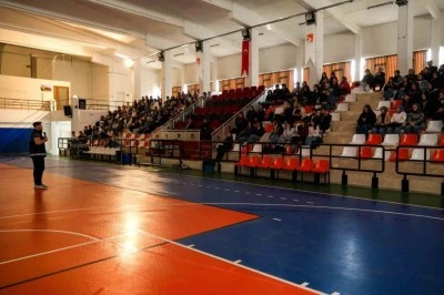 BŞE&Uuml;&rsquo;de "En İyi Narkotik Polisi Anne" projesi eğitimi d&uuml;zenlendi