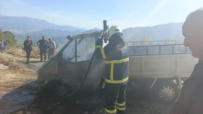 Burdur Bucak’ta Seyir Halindeki Kamyonet Alev Alev Yandı!