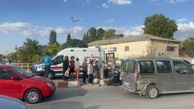 Burdur&rsquo;da otomobil ile motosiklet &ccedil;arpıştı: 1 yaralı
