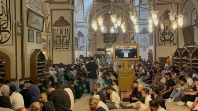 Bursa’da binlerce vatandaş Kurban Bayramı’nda Ulu Cami’ye akın etti