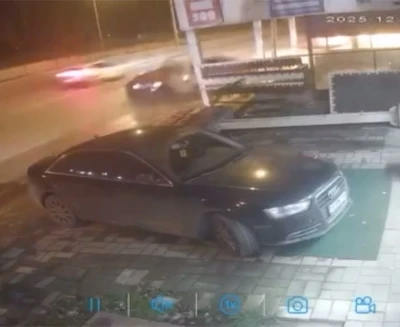 Gece yarısı kaza anı kamerada