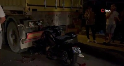 Bursa’da motosiklet tıra ok gibi saplandı: 1 ölü, 1 ağır yaralı