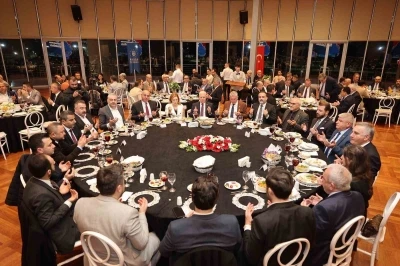 Bursa&rsquo;da &ouml;zlenen tablo...Mecliste su i&ccedil;in tartıştılar, iftarda aynı sofrada buluştular
