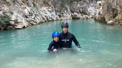 Bursa&rsquo;nın en gen&ccedil; kanyoncusu: 8 yaşındaki Asya, Abadiye Kanyonu&rsquo;nu ge&ccedil;ti