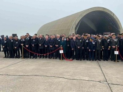 Bursa şehitlerine sis engeli...Şehitleri taşıyan u&ccedil;ak sisten dolayı Bursa&rsquo;yı pas ge&ccedil;ti