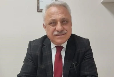 Bursa siyasetinin tanınan ismi eczacı Ayhan &Ouml;zbek hayatını kaybetti
