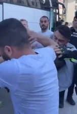 Bursasporlu taraftarlar mağlubiyet sonrası olay çıkardı