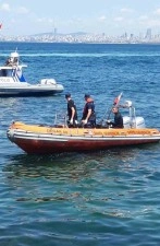 Sahile erkek cesedi vurdu