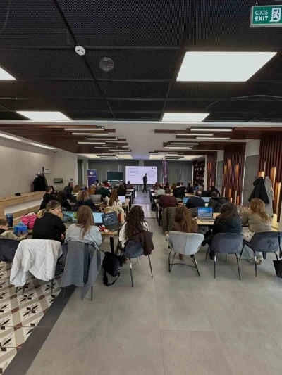 B&uuml;y&uuml;kşehir Bilişim Akademisi&rsquo;nden &ouml;ğretmenlere siber g&uuml;venlik eğitimi
