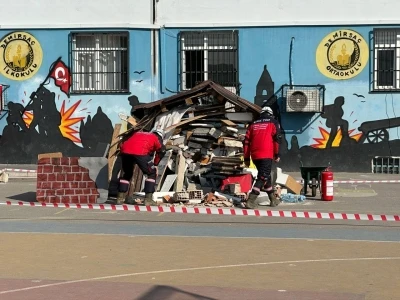 &Ccedil;AK-TİM ekiplerinden okullarda kurtarma tatbikatı