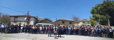 &Ccedil;akallar k&ouml;y hayrında eller yağmur i&ccedil;in semaya kalktı