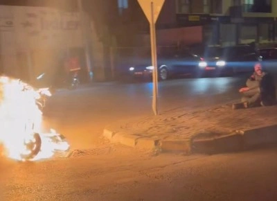 &Ccedil;alışmayan motorunu yakıp, karşısına ge&ccedil;ip izledi